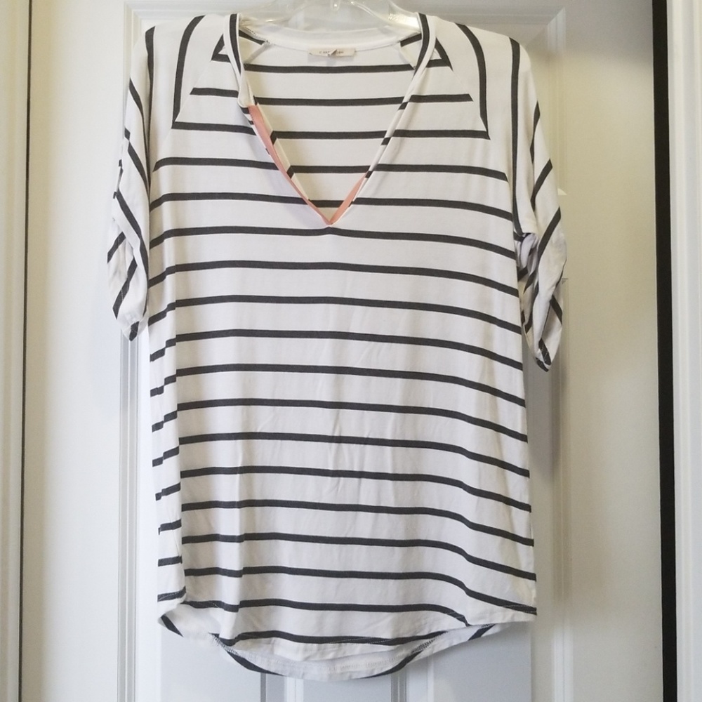 Women's 3/4 V-neck shirt.  Small.